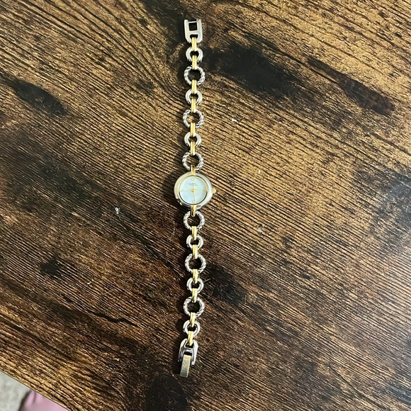 Sutton New York goldtone and silvertone watch 6” - Picture 6 of 7